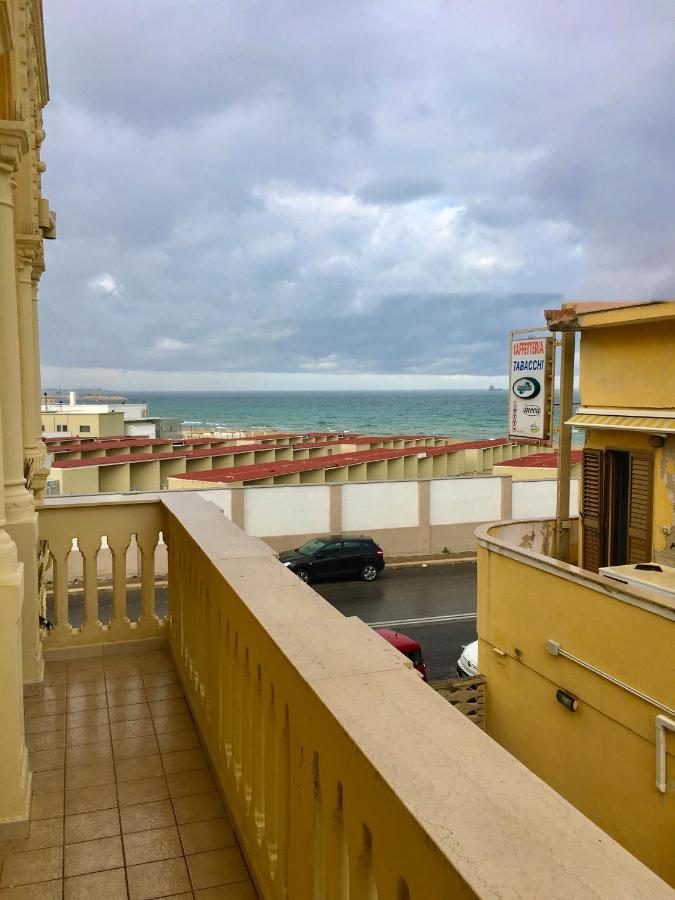 Appartamento Di Fronte Al Mare By Apulia Accommodation Bari Exteriér fotografie