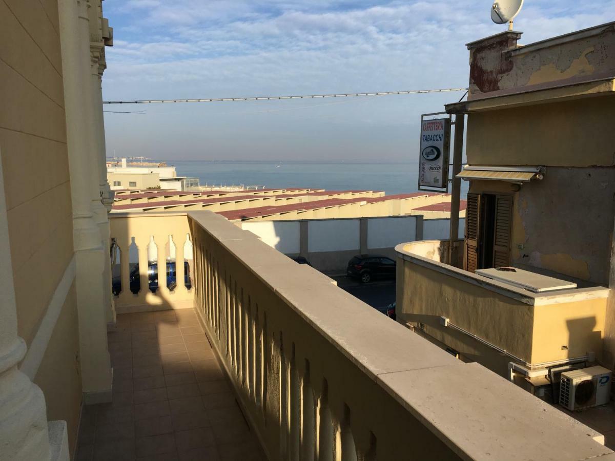 Appartamento Di Fronte Al Mare By Apulia Accommodation Bari Exteriér fotografie